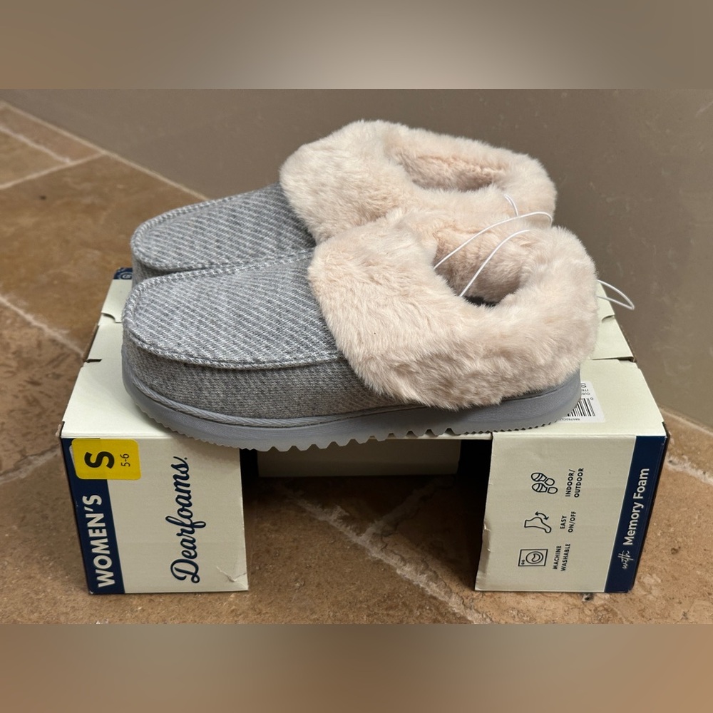 NIB Dearfoams Total Comfort Slippers (gray)